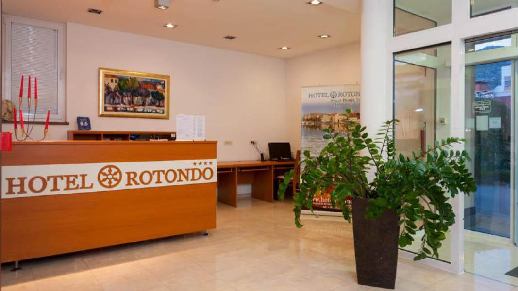 Hotel rotondo trogir reception